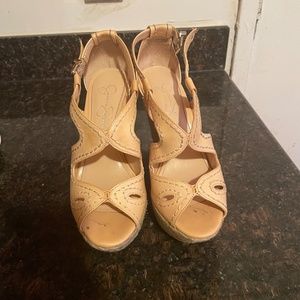 Jessica Simpson, Cream, 8.5M